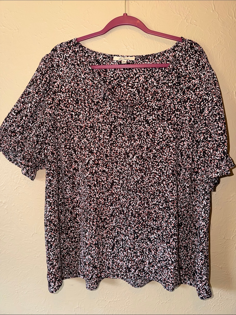 Les Serein 2x Black and Pink Printed Short Sleeve Blouse